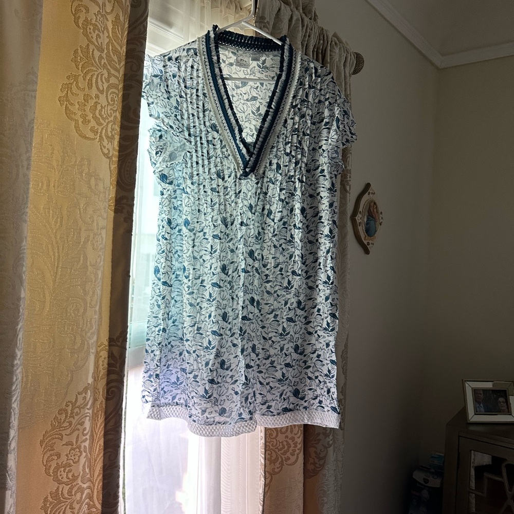 Japna Goa Beachwear with Blue Leaf Pattern